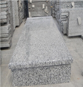 Spray White Slovakia Tombstone Granite Gravestone