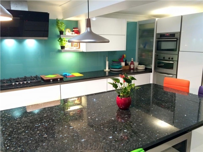 Emerald Pearl Granite and Glass Splashback
