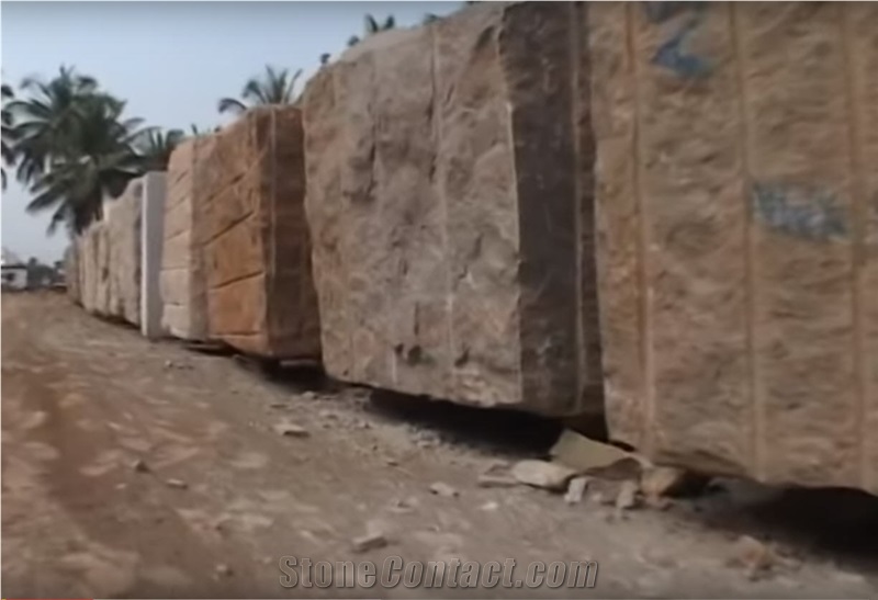 Multicolor Red Granite Blocks