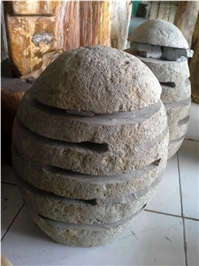 River Stone Garden Lamp