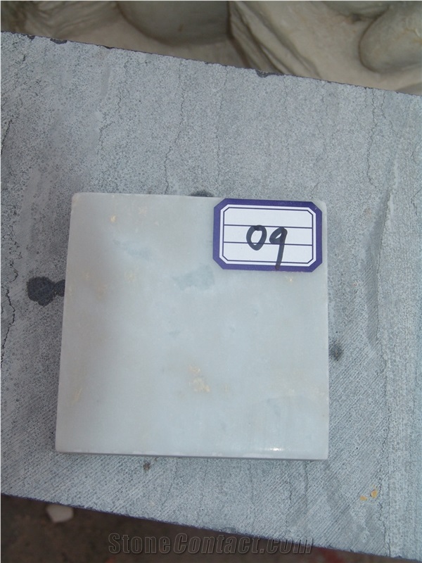 China Pure White Marble Fireplace Mantel / New Design / Western / European Customized Figure / Hand Carving Sculptured / Factory Owner/ High Quality