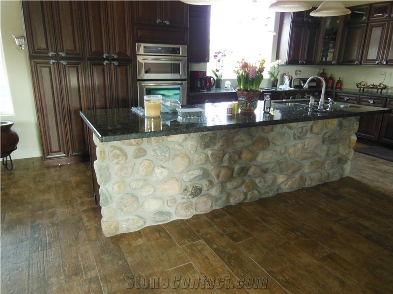 Split River Rock Granite Veneer