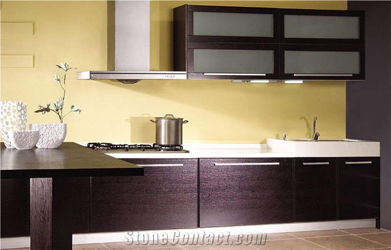 Beautiful and Friendly Surface Application Meterial for Kitchen Worktop/Countertop Quartz Stone Customized Products with High Compression Strength