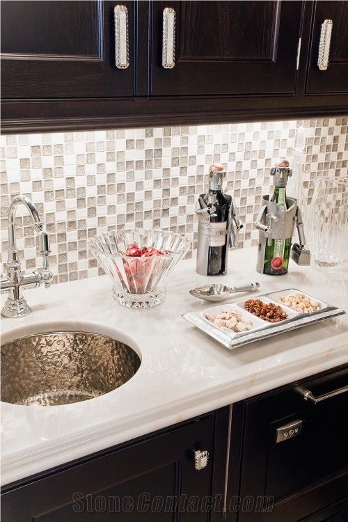 Quartz Stone Solid Surface for Kitchen Countertops with High Gloss and Hardness 2/3cm Thick Standard Slab Sizes 3000*1400mm and 3200*1600mm