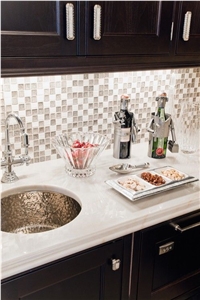 Quartz Stone Solid Surface for Kitchen Countertops with High Gloss and Hardness 2/3cm Thick Standard Slab Sizes 3000*1400mm and 3200*1600mm