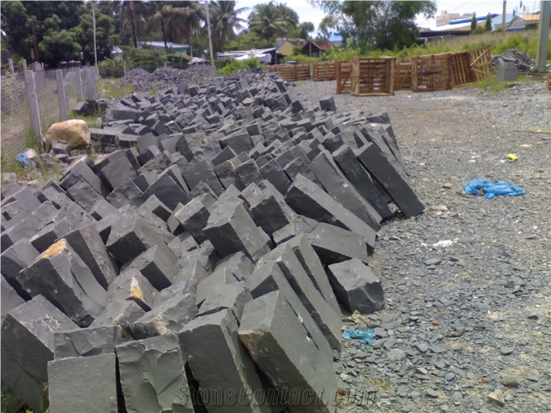 Natural Cleft Black Basalt Kerbstone