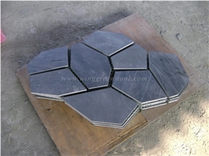 China Black Slate Flagstone, Slate Random Flagstone, Black Slate Irregular Flagstones, Flagstone Driveway and Walkway Pavers, Xiamen Winggreen Manufacturer