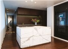 Calacatta White Quartz Stone Bar Top/Calacatta White Engineered Quartz Bench Tops/ Calacatta White Quartz Kitchen Tops/ Calacatta White Quartz Bench Tops/ Calacatta White Quartz Desk Kitchen Counterto