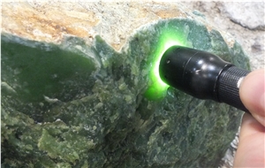 Jade Stone Green Quartz Rocks, Raw Boulders