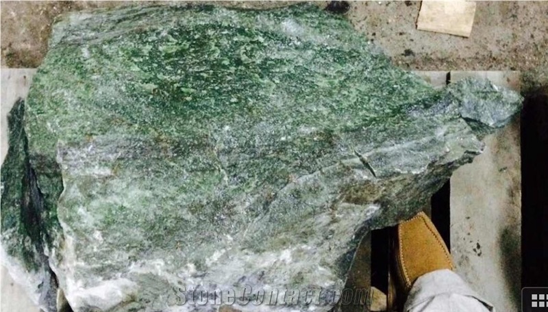 Jade Stone Green Quartz Rocks, Raw Boulders