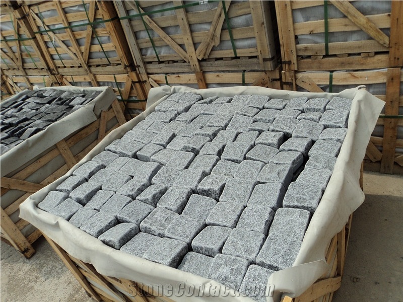 Pangda Dark Granite G654 Granite Cobble Stone with Natural and Tumbled Finishing