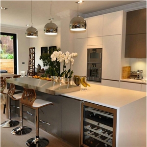 Luxury Interior Design Quartz Stone Solid Surface Kitchen Countertop Non-Porous and Easy to Clean and Maintain Directly from China Manufacturer
