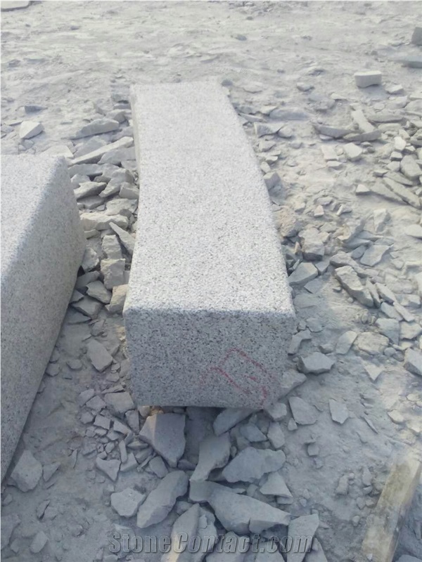 G341 Light Grey Granite Kerbstone Radius Fine Picked Bushhammered Curbstones Low Price