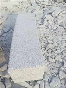 G341 Light Grey Granite Kerbstone Radius Fine Picked Bushhammered Curbstones Low Price