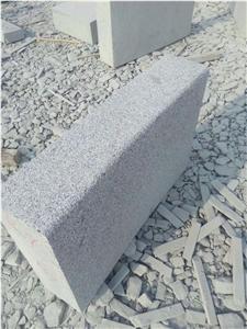 G341 Light Grey Granite Kerbstone Radius Fine Picked Bushhammered Curbstones Low Price