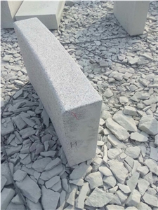 G341 Light Grey Granite Kerbstone Radius Fine Picked Bushhammered Curbstones Low Price