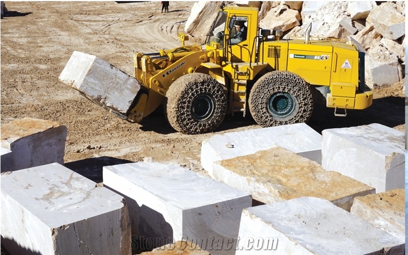 Karaman Medium Travertine Blocks, Beige Travertine Blocks