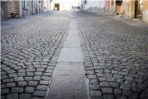 Pietra Di Luserna Cube Stone Drive Way Sets