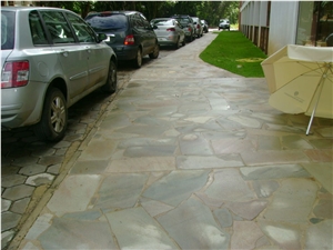 Caco Verde Irregular Flagstone Walkway