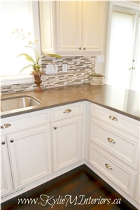 Corian Stone a New Friendly Surface Application Meterial for Worktop Kitchen Countertop Quartz Stone Customized Products Like Receiption Desk with All Kinds Of Edge Profiles