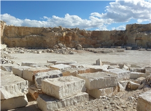 Tunisia Beige(Light Color) Limestone Slabs & Tiles, Thala Beige Limestone，Cheverny Beige,Cheverny Cream Limestone,Arum Cream Limestone,Beige Cheverny Limestone,Thala Beige,Beige Cheverny