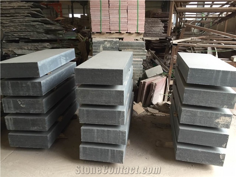 Nice Black Basalt Kerbstone Side Stone Road Stone