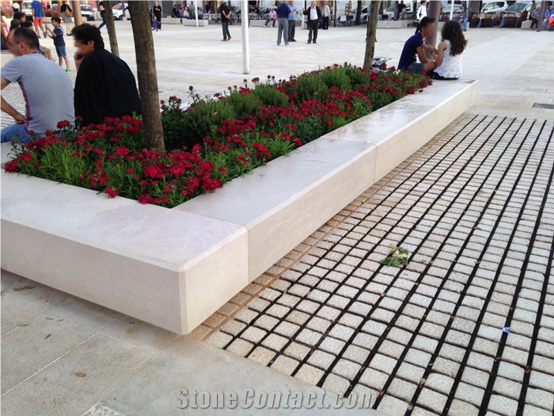 Pietra Di Trani Unito Landscaping Project