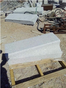 G341 Granite Bushhammered Surface Shaped Curbstone Side Stone Kerbstone