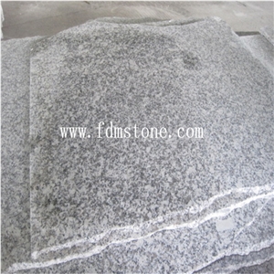 Factory Natural Grey Color Split Surface Cheap Granite Cobble Stone for Road Border,Sesame White Cubes Stone,Paving Stone