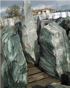 Green Atlantis Pillar
