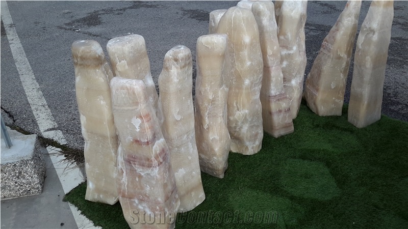 Onyx Pillar