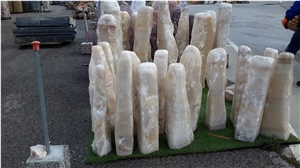 Onyx Pillar