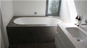 Grigio Argento / Grigio Argento Limestone Bathtub Surround Covering / Grigio Argento,Grigio Vicenza,Pietra Grigia Di Vicenza Limestone Tiles for Interioor Stone /Bathtub Decks