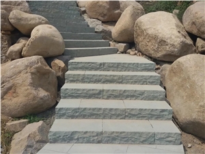 China Green Sandstone Verde Pista Cleft Split Natural Palisade