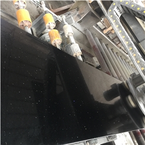 Black Big Granule Quartz Slab with Mirror Effect Black Big Granule Quartz Slab with Mirror Effect