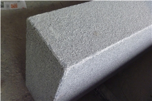 Dark Grey Granite G654 Flamed Surface Curbstone,Padang Dark Grey Granite Kerbstone Sesame Black Grey Granite Road Stone