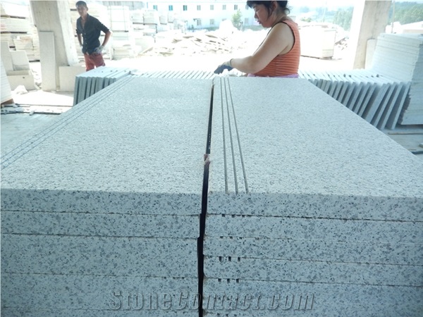 Chinese Flamed Camelia White Granite Flooring for Landscape