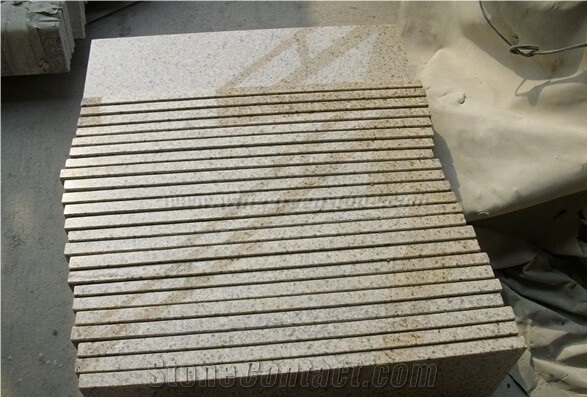 G682 Granite Countertop, G682 Kitchen & Bathroom Countertop, Golden Yellow Granite Countertop, Natural Granite Countertop, Polished Granite Countertop, Kitchen Countertop, Xiamen Winggreen Manufacture
