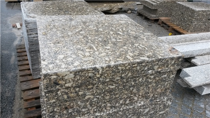 Multicolor Granite Tiles & Slabs