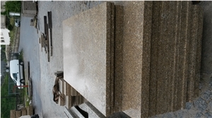 Multicolor Granite Tiles & Slabs