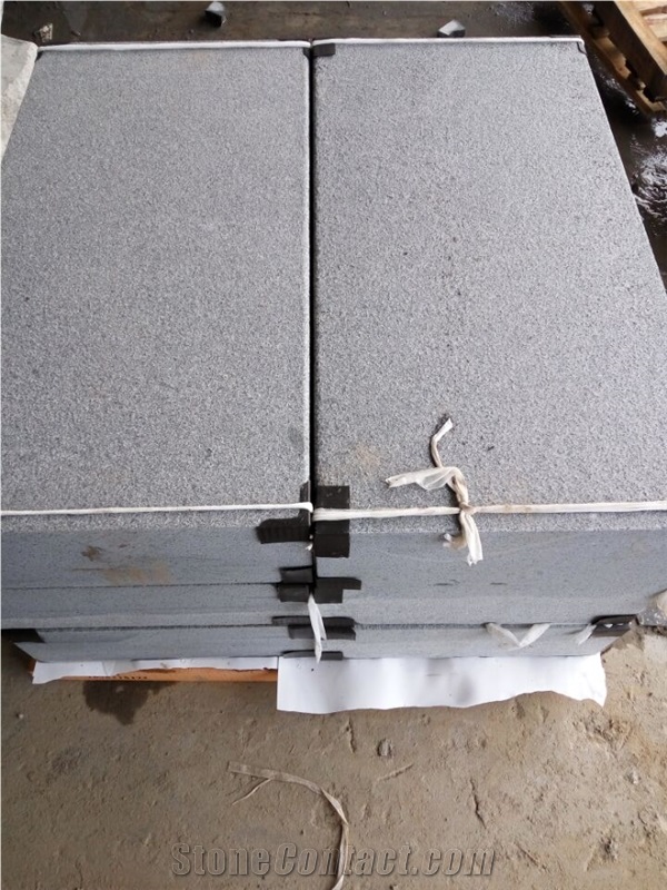 G654 China Dark Grey Impala Sesame Grey Padang Dark Kobra Granite Flamed Stair Step