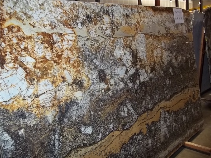 Bacurau Granite Polished Slabs