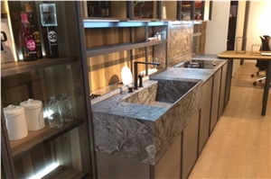 Iron Grey Quartzite Kitchen Countertop with Solid Farm Sink