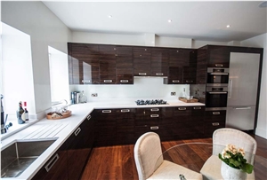 Quartz Stone Modern Kitchen Renovation