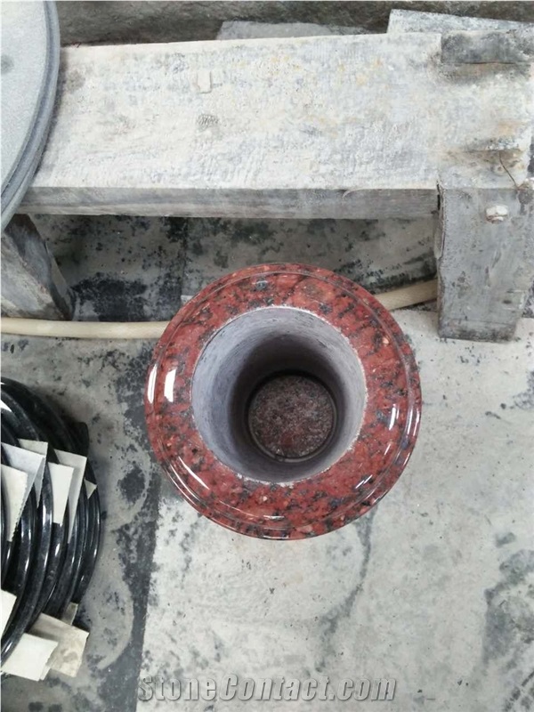 Factory Directly Hot Sale Indian Red Granite Tombstone Vase