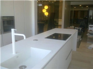 Quartz Countertop with Integrated Sink