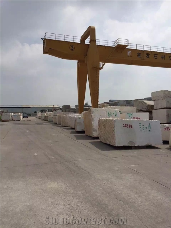 Own Factory Moca Cream Limestone Block Stock, Portugal Crema Beige Limestone /Coral Stone Block