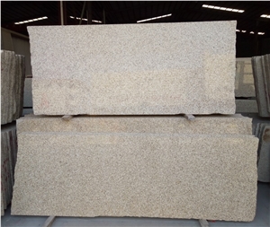 G682 China Yellow Rustic Granite Sunset Gold Golden Sand Rustic Gold Bushhammered Cleft Natural Split Cube Paver Setts Tile & Slab Padang Golden Leaf,Golden Peach,Golden Sand