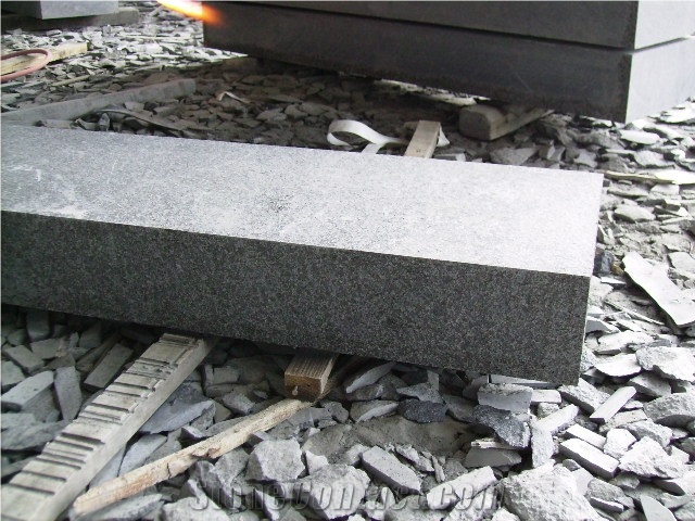 China Black Basalt G684 Polished, Black Pearl, Fuding Black Kerbstone, Curbstone, Kerbs, Curbs, Side Stone, Road Stone, Flamed, Natural Split, Cleft Edge