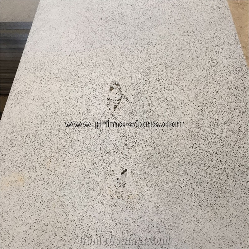 Zhangpu Black Basalt/ Basalt with Holes/ Maping/ Tiles/ Walling/ Flooring/ Pool Coping/ Zhangpu Basalt